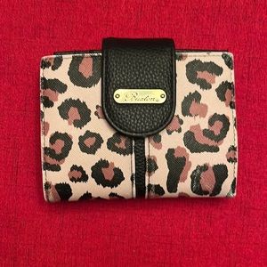 Buxton wallet leopard / cheetah print Brand new never used